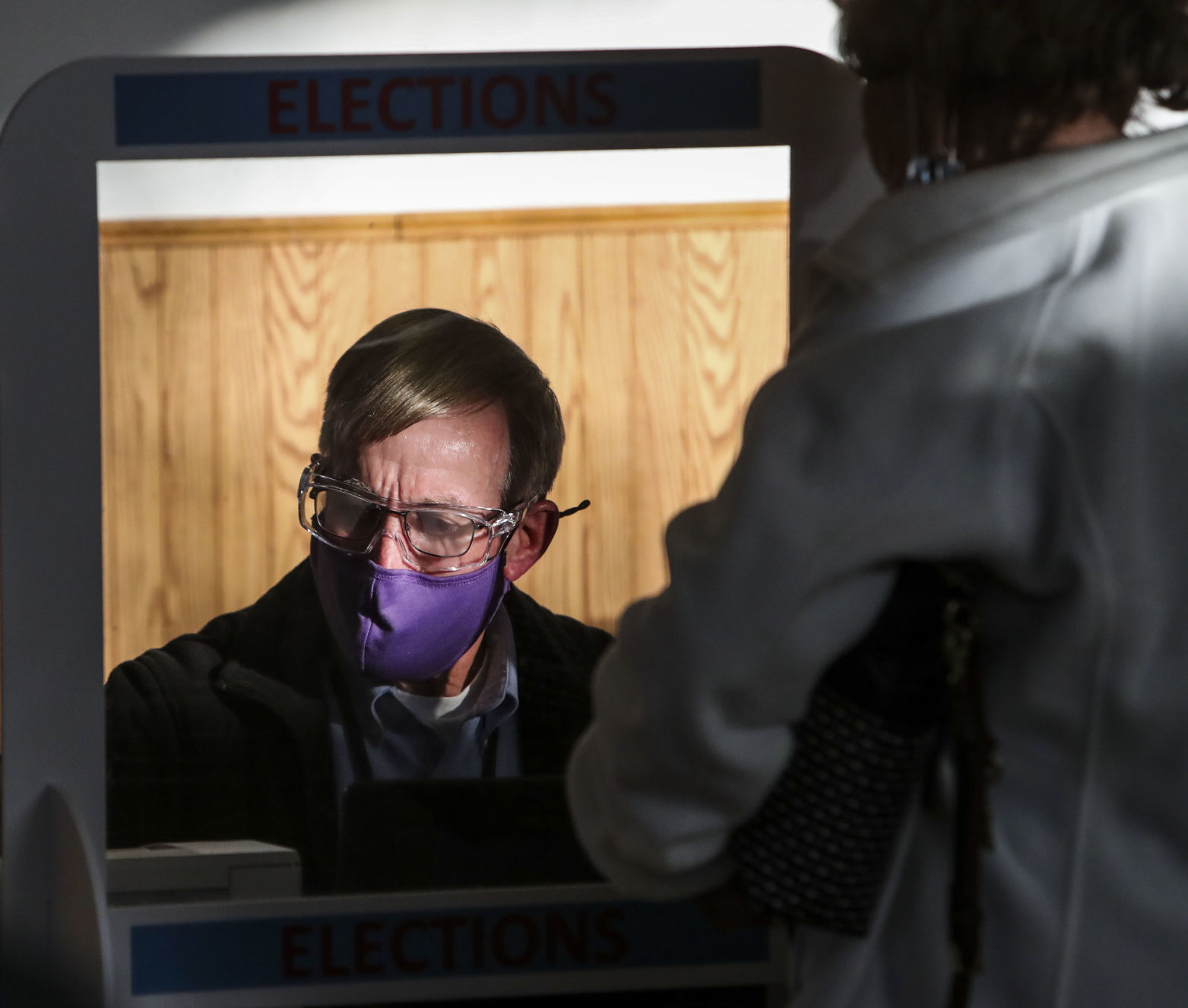110320-qct-voting-jg-28.JPG